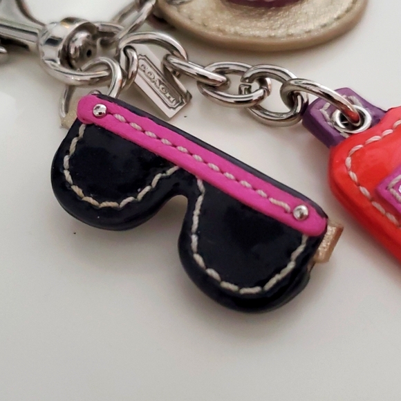 RARE COACH KEYCHAIN CHARM - Picture 6 of 7